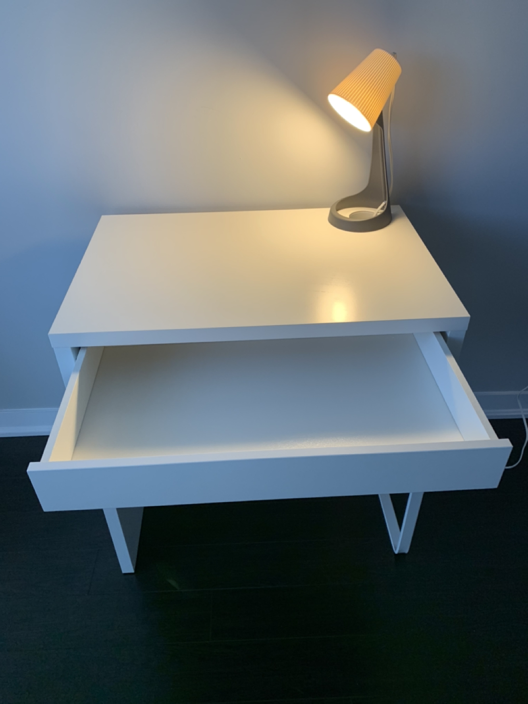 IKEA white desk + desk lamp - photo 4