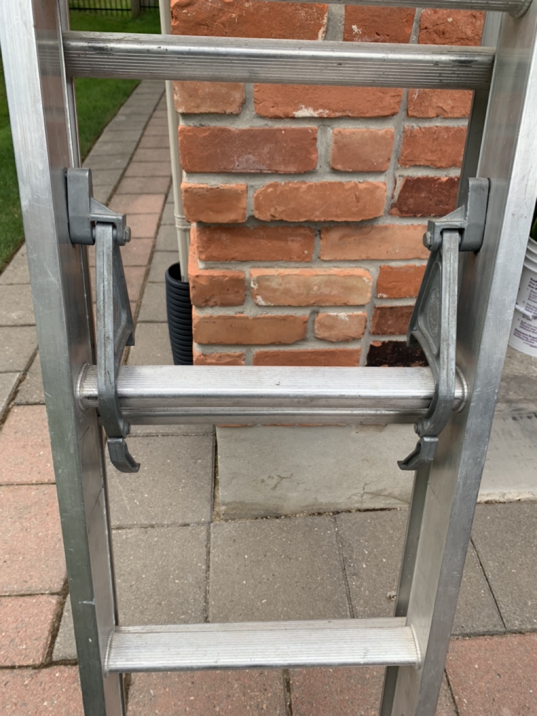 16 foot aluminum ladder - photo 2