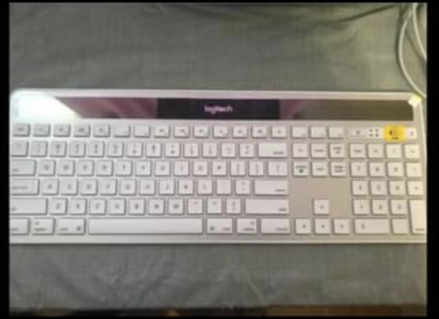 Wireless solar rechargeable keyboard - photo 2