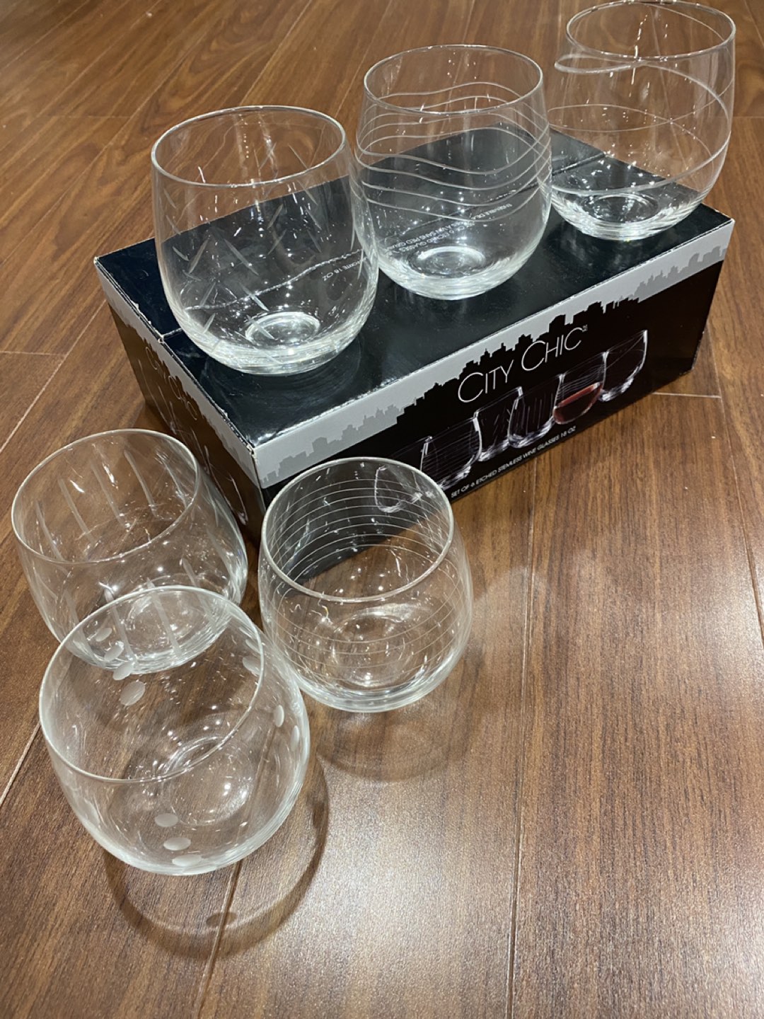 Set of 6 18oz Wine Glasses 🍷Etched Stemless City Chic BNIBWOT.  thumbnail