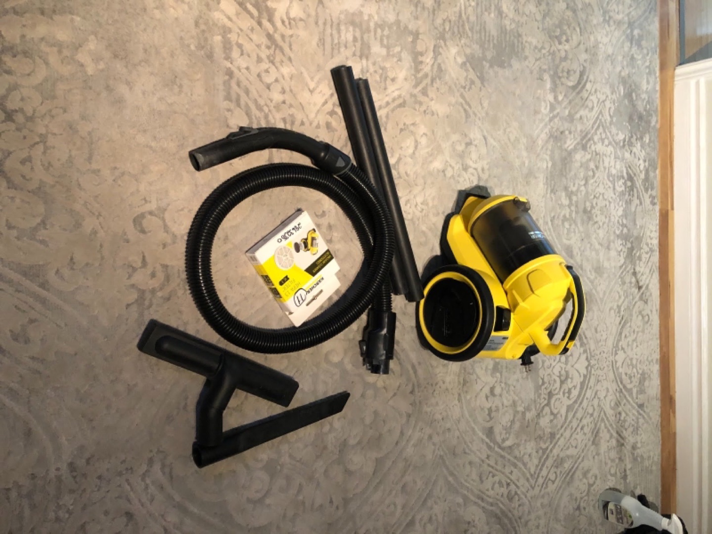 Kärcher Bagless Canister Vacuum thumbnail