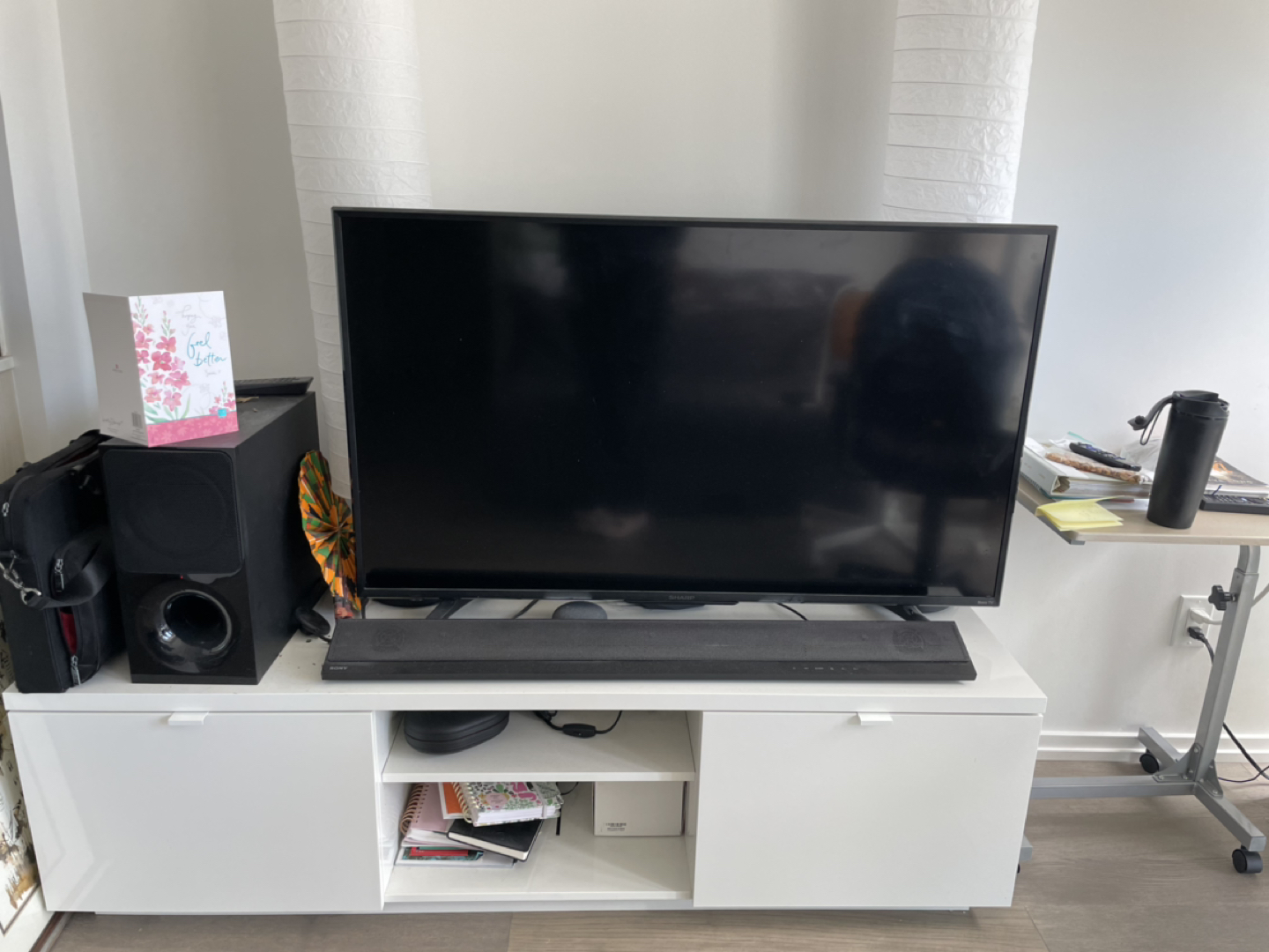 Tv stand 