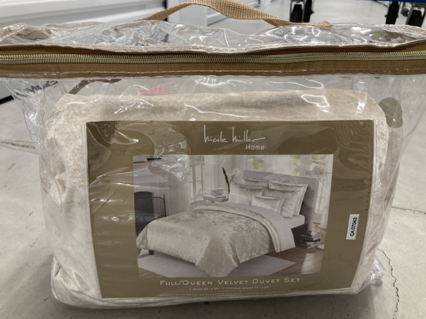 BNIB Duvet Cover Set thumbnail