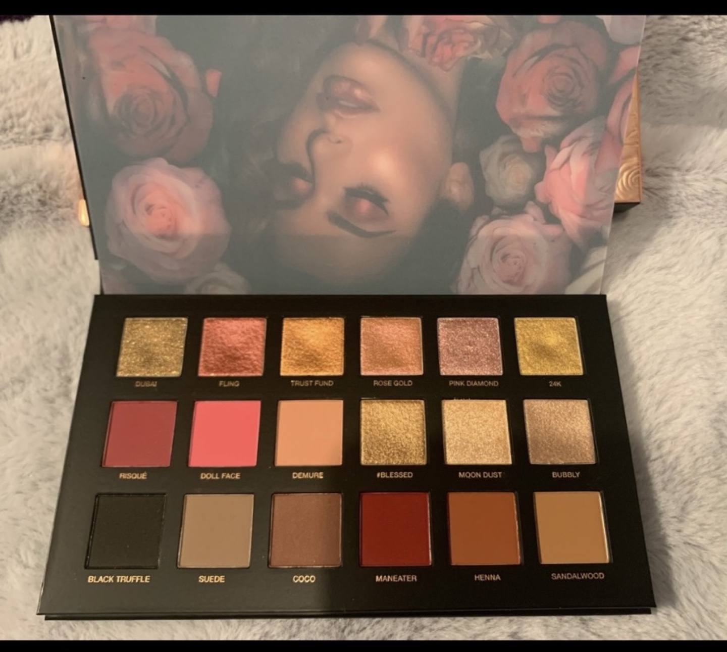 HUDA makeup palette  - photo 2