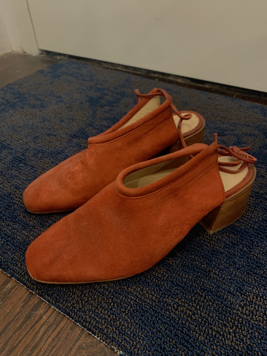 Cos women's sandal/ suede