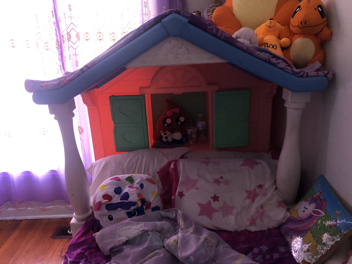 Girl cottage bed  thumbnail