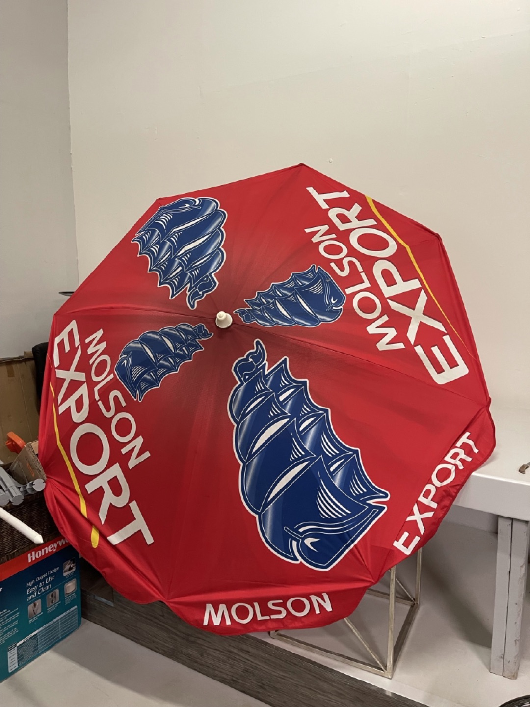Beach Umbrella (vintage) thumbnail