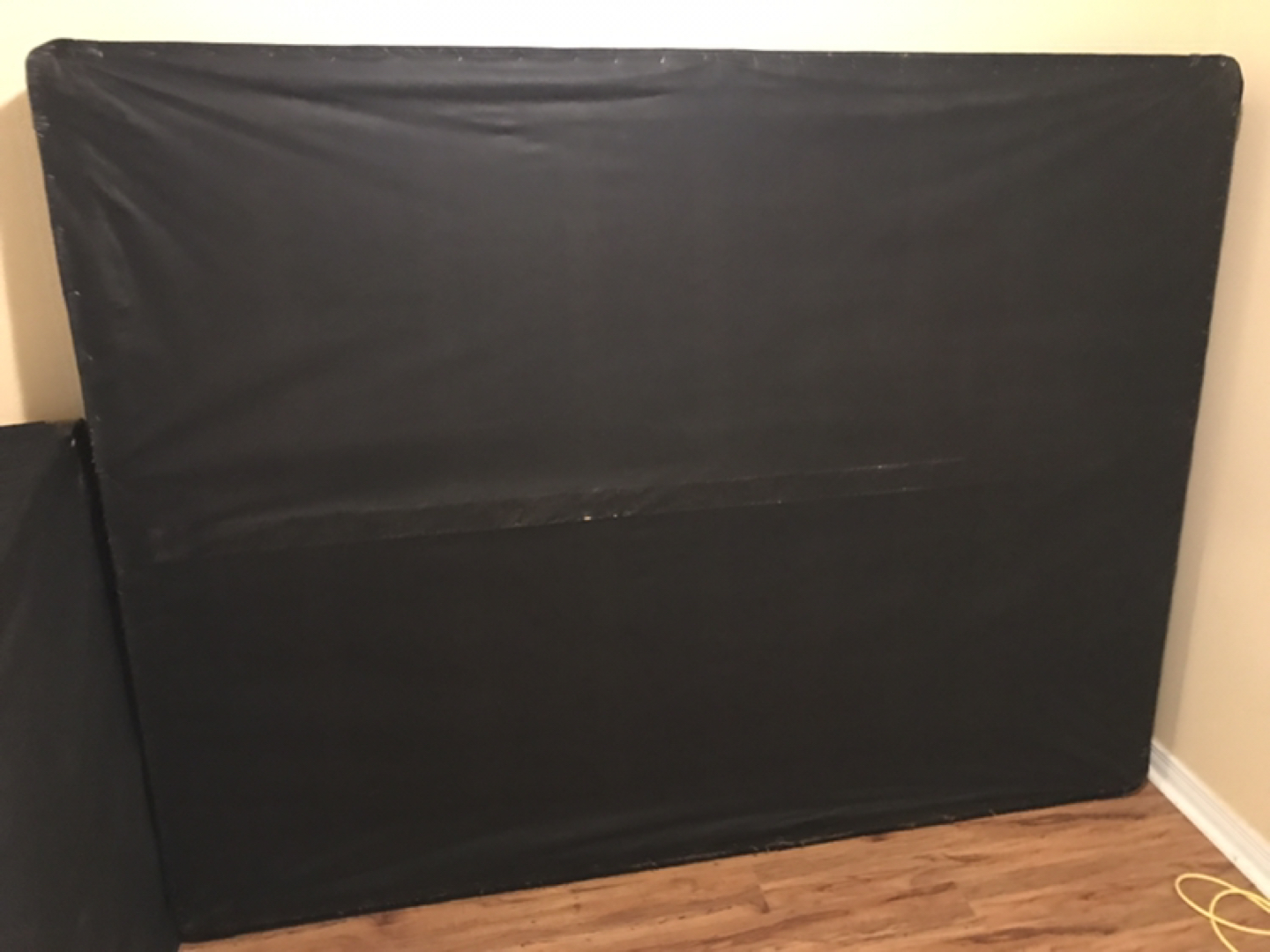 Queen and twin box springs for free - photo 4