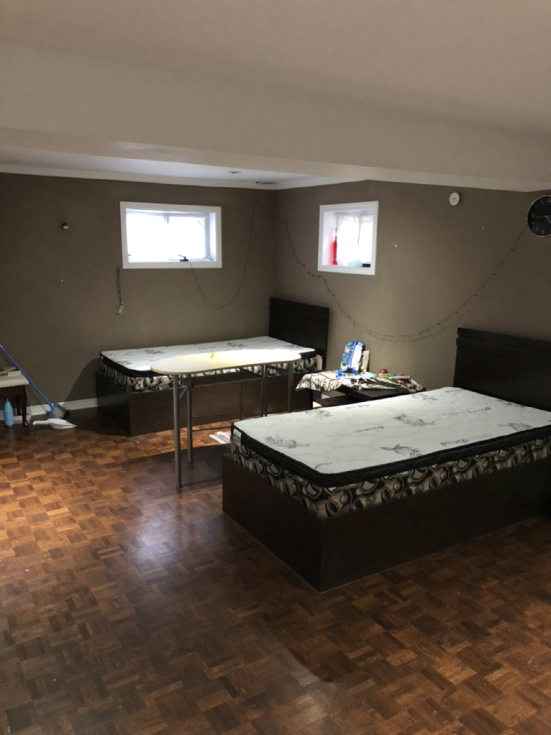 Beds and mattresses - Moving sale image indicator(2)