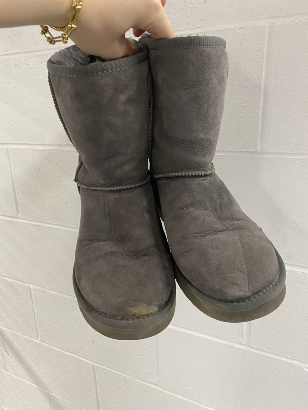 UGG grey boots  image indicator(2)