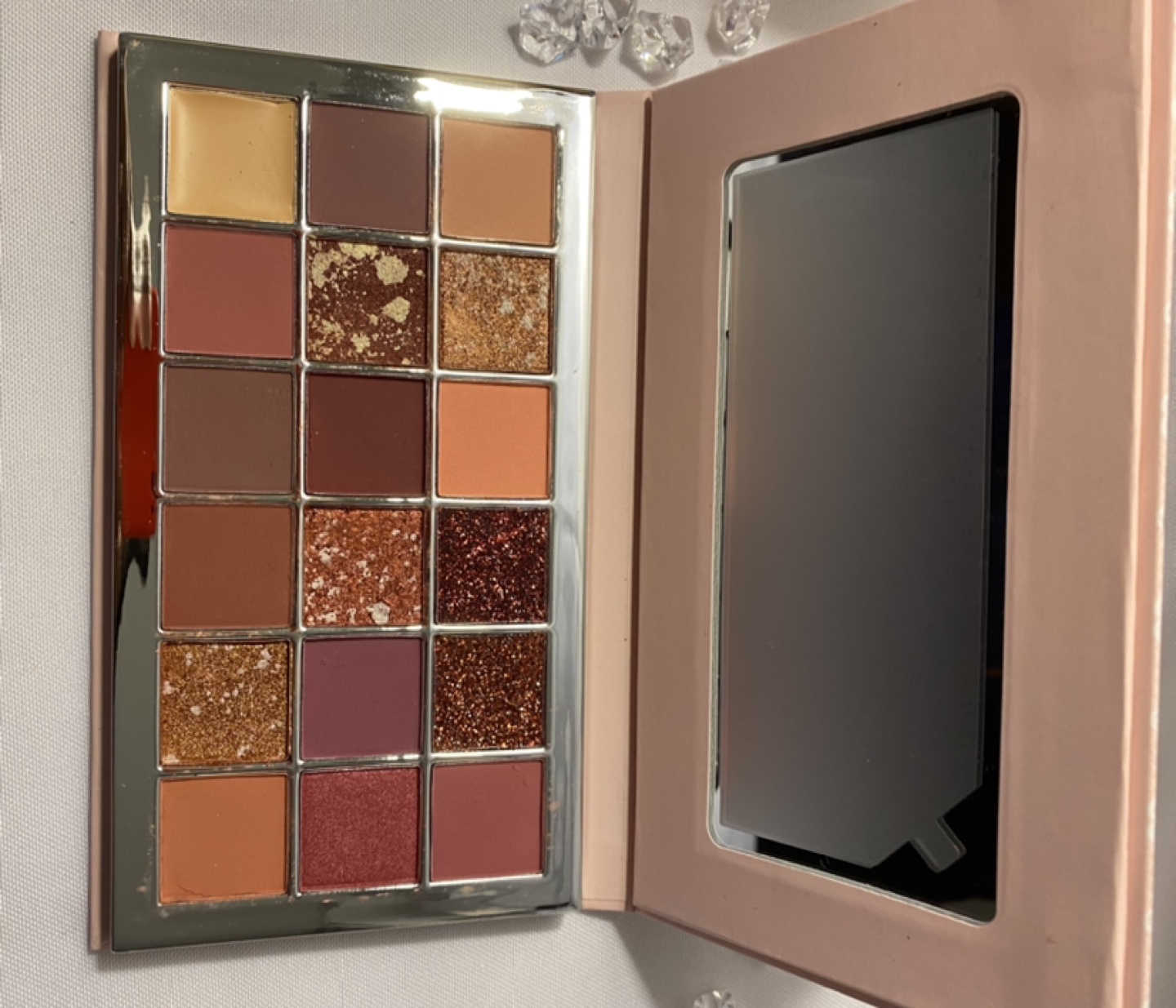 18 shades Eyeshadow Palette - photo 2