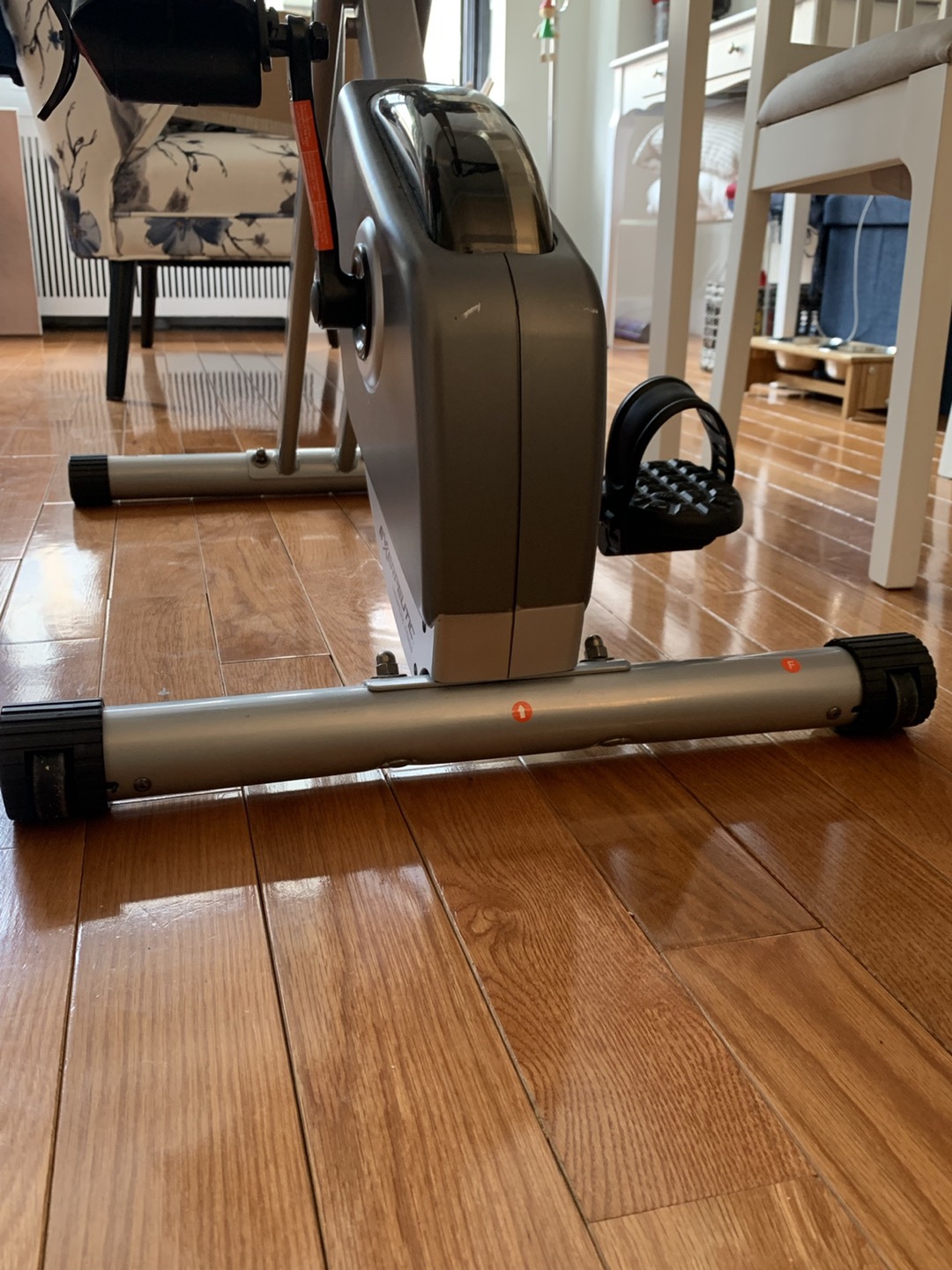 Foldable indoor cycling machine - photo 3
