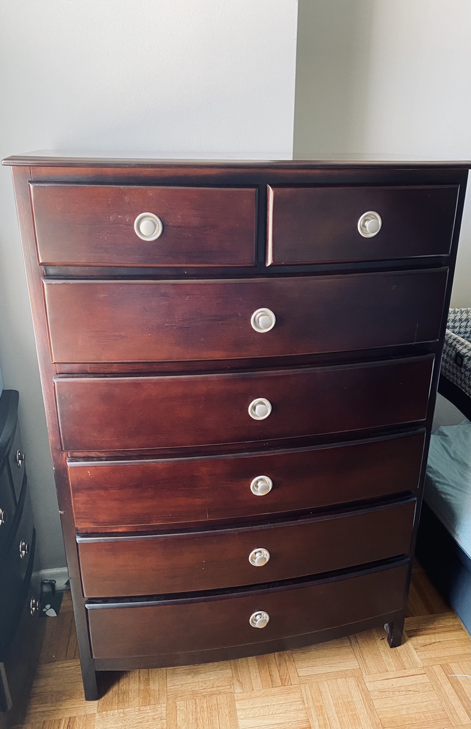 Chest of drawer 