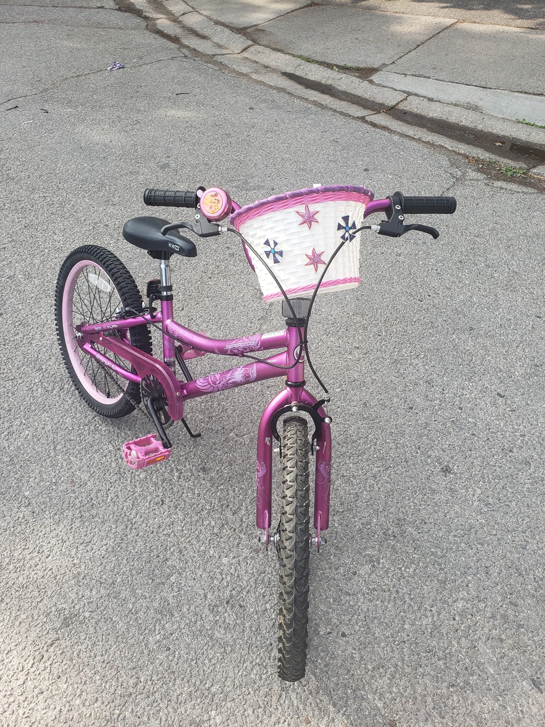 Beautiful Girls Bike with Basket thumbnail