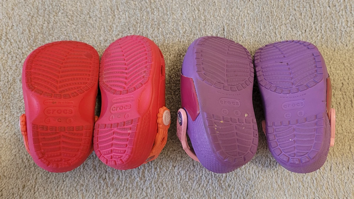 Crocs clogs for toddler girls - photo 2