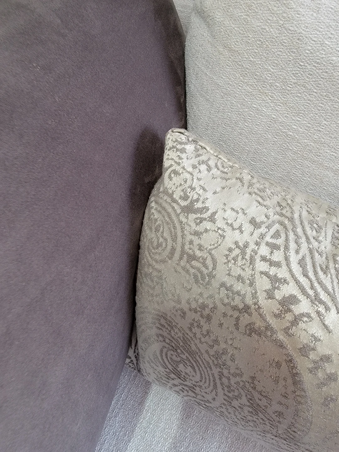 3 Seater Fabric Sofa with 5 pillows - photo 3