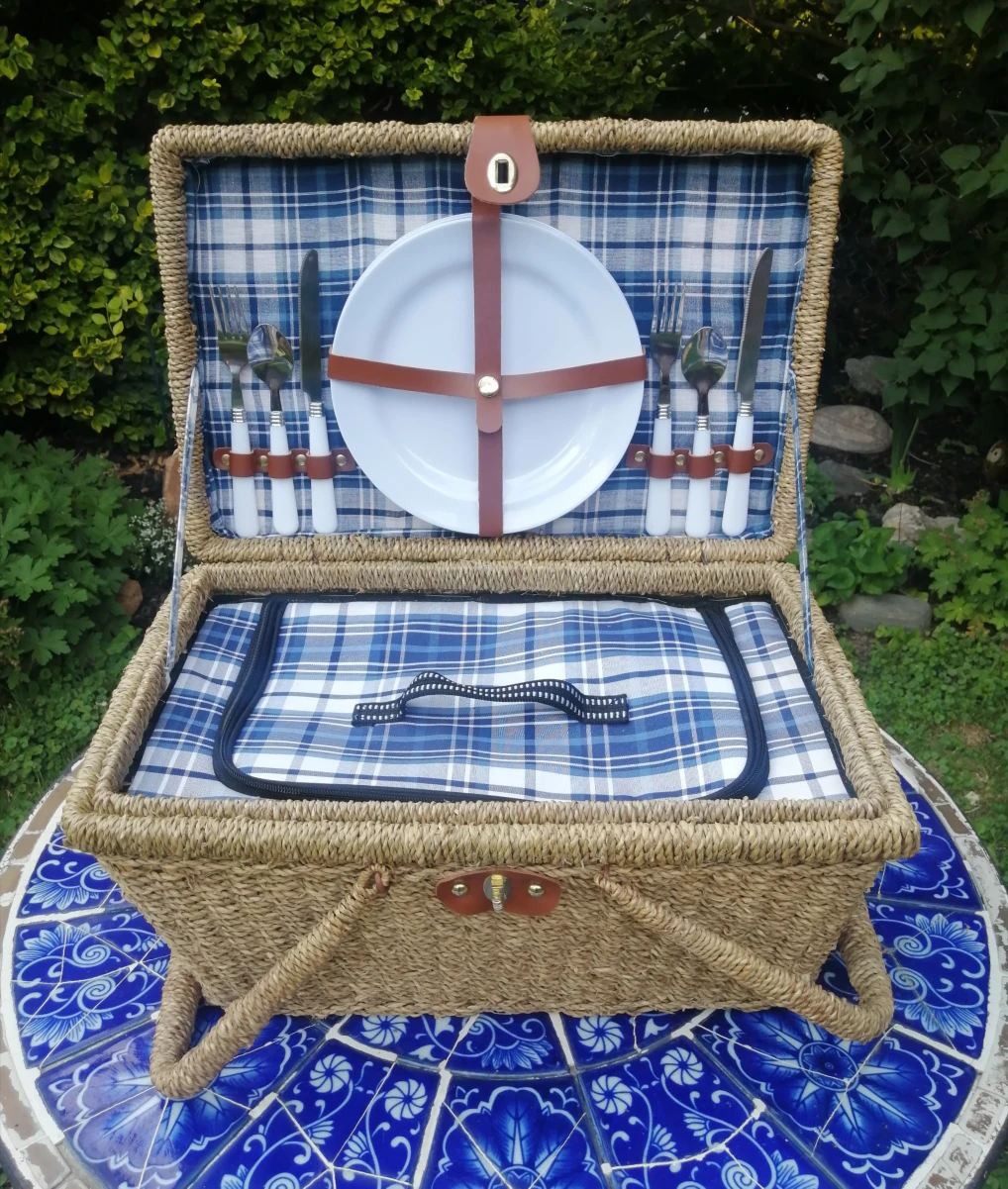 Insulated Picnic Basket Set thumbnail