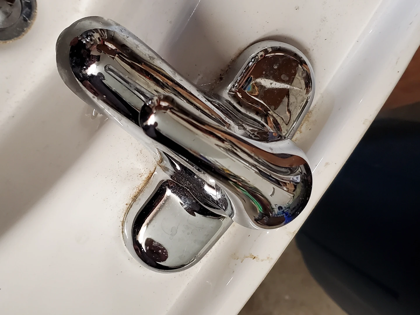 Pedestal Sink with Faucet - photo 3