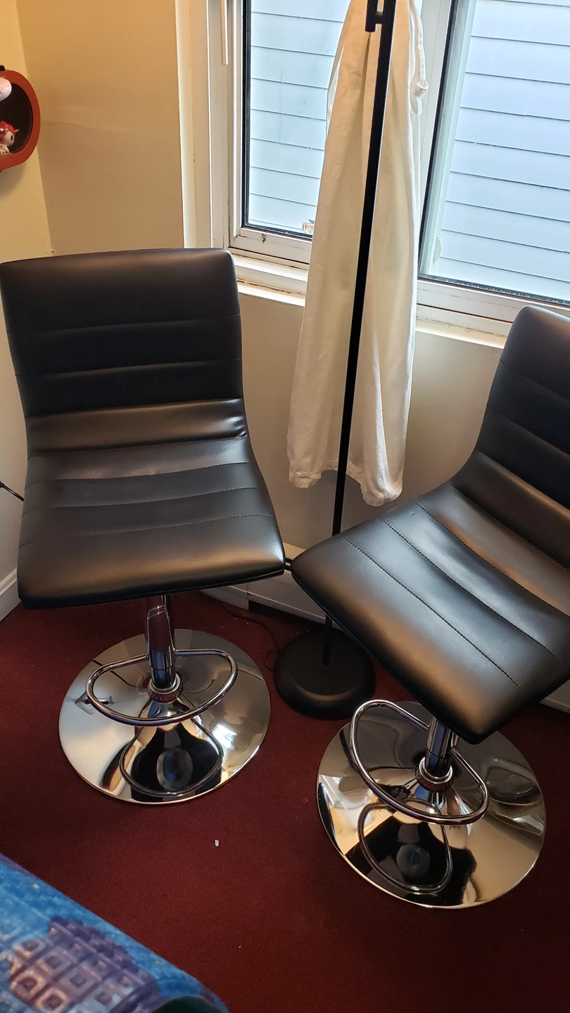 2 Bar Stools