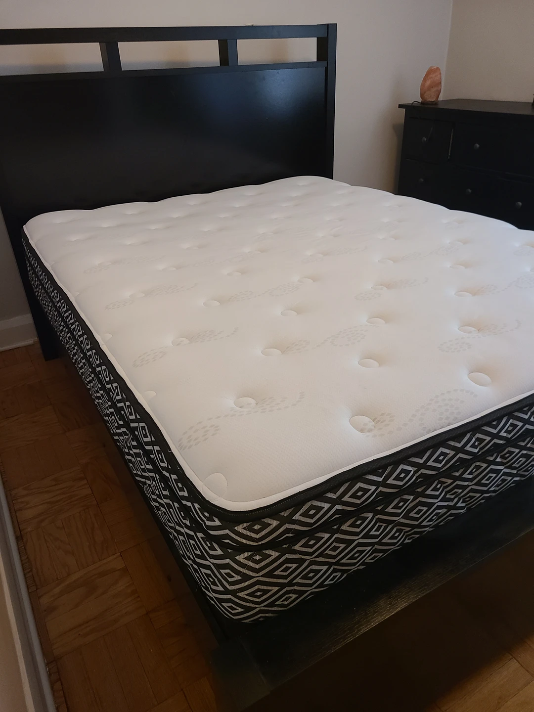 Sealy mattress and bed frame Leon's - photo 3
