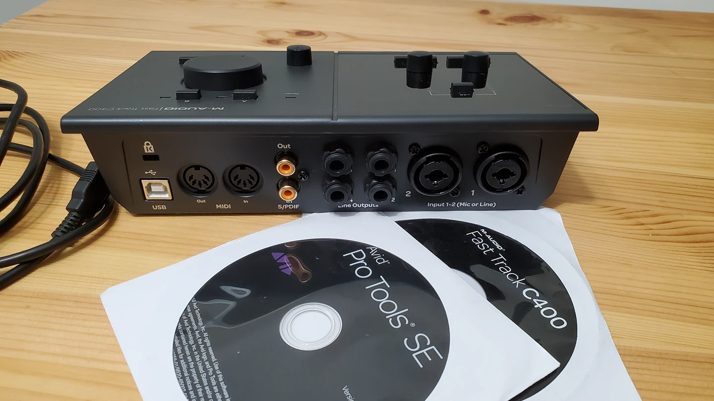 Avid M-Audio Fast Track C400 - photo 4