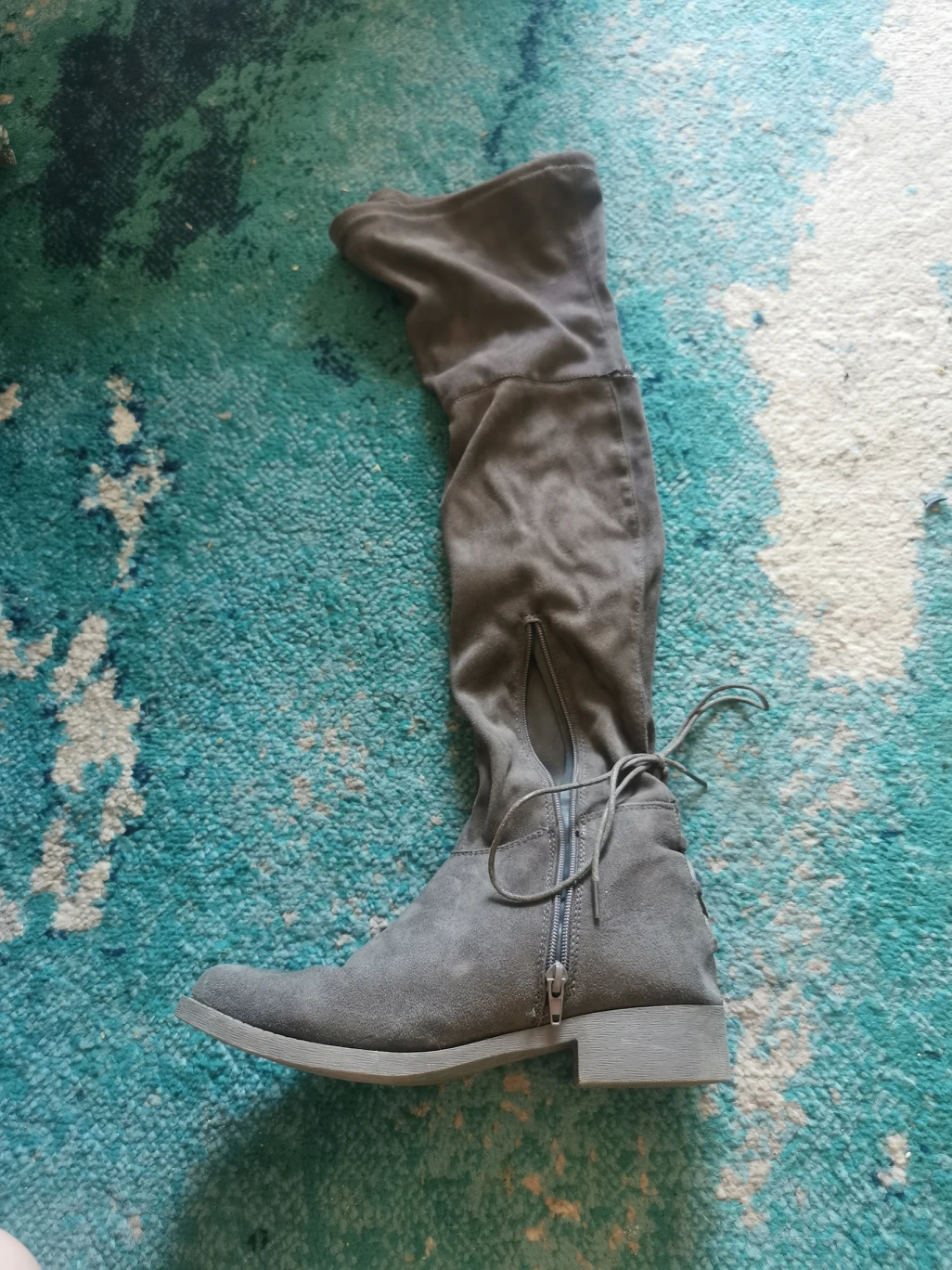 women's and men's clothing - photo 2