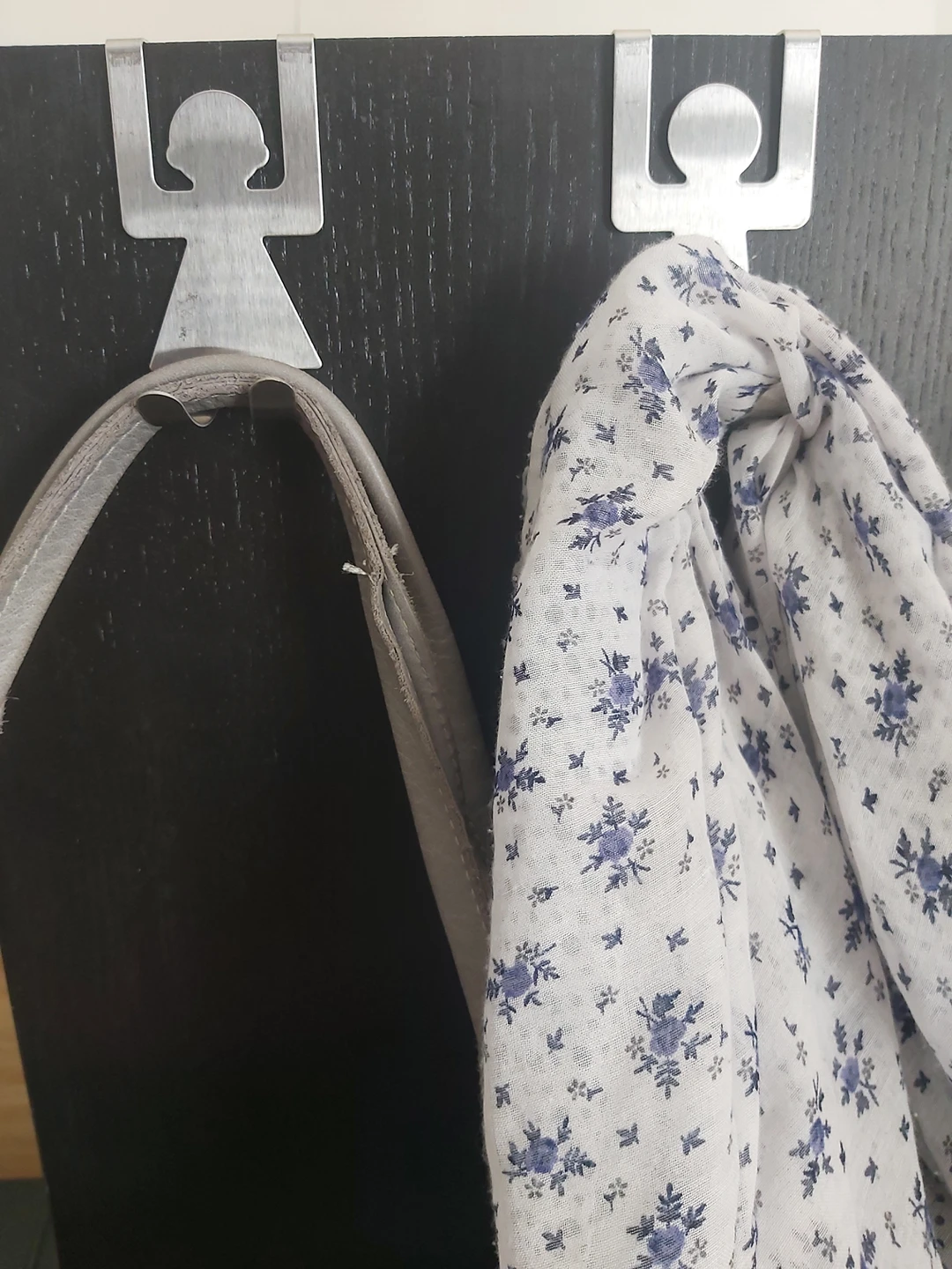 🤠Caps & Backpacks Hooks for cabinet doors, etc image indicator(3)