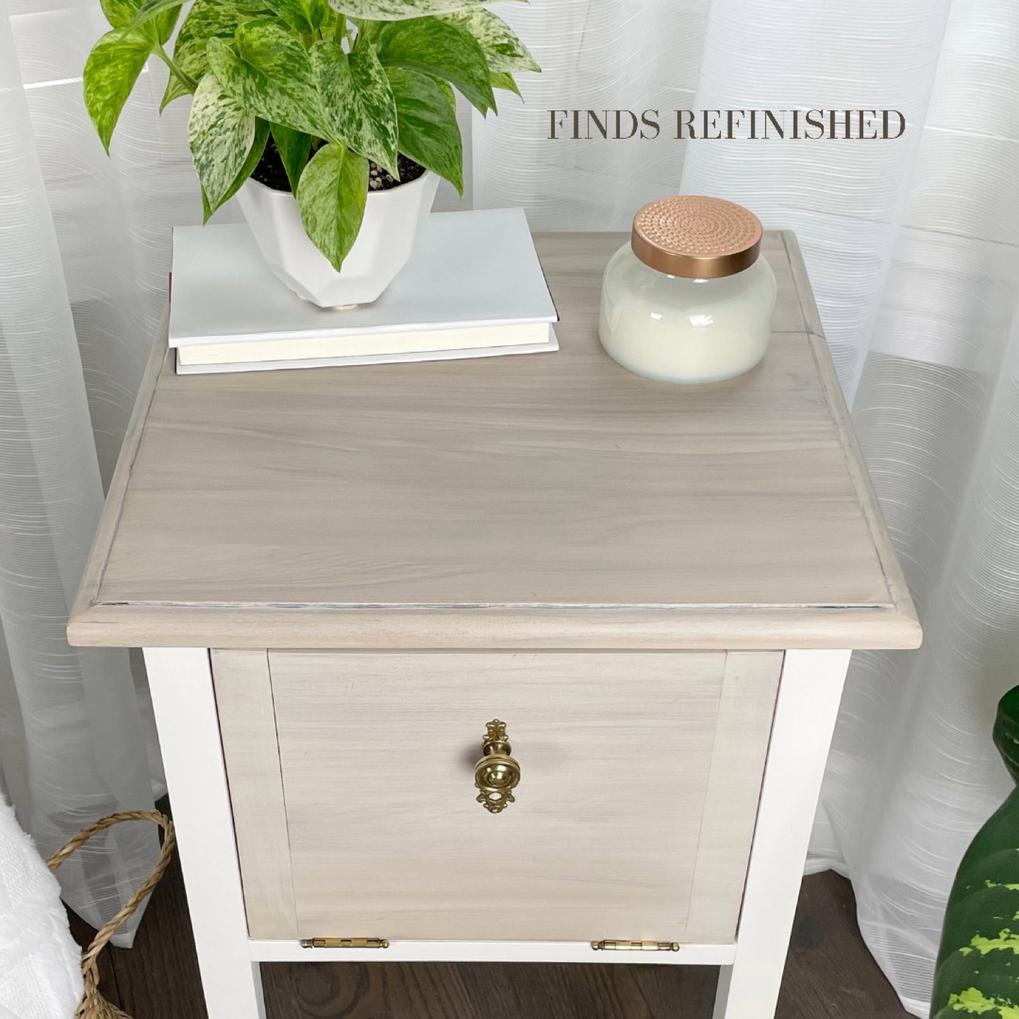 Refinished Vintage Side Table  - photo 5