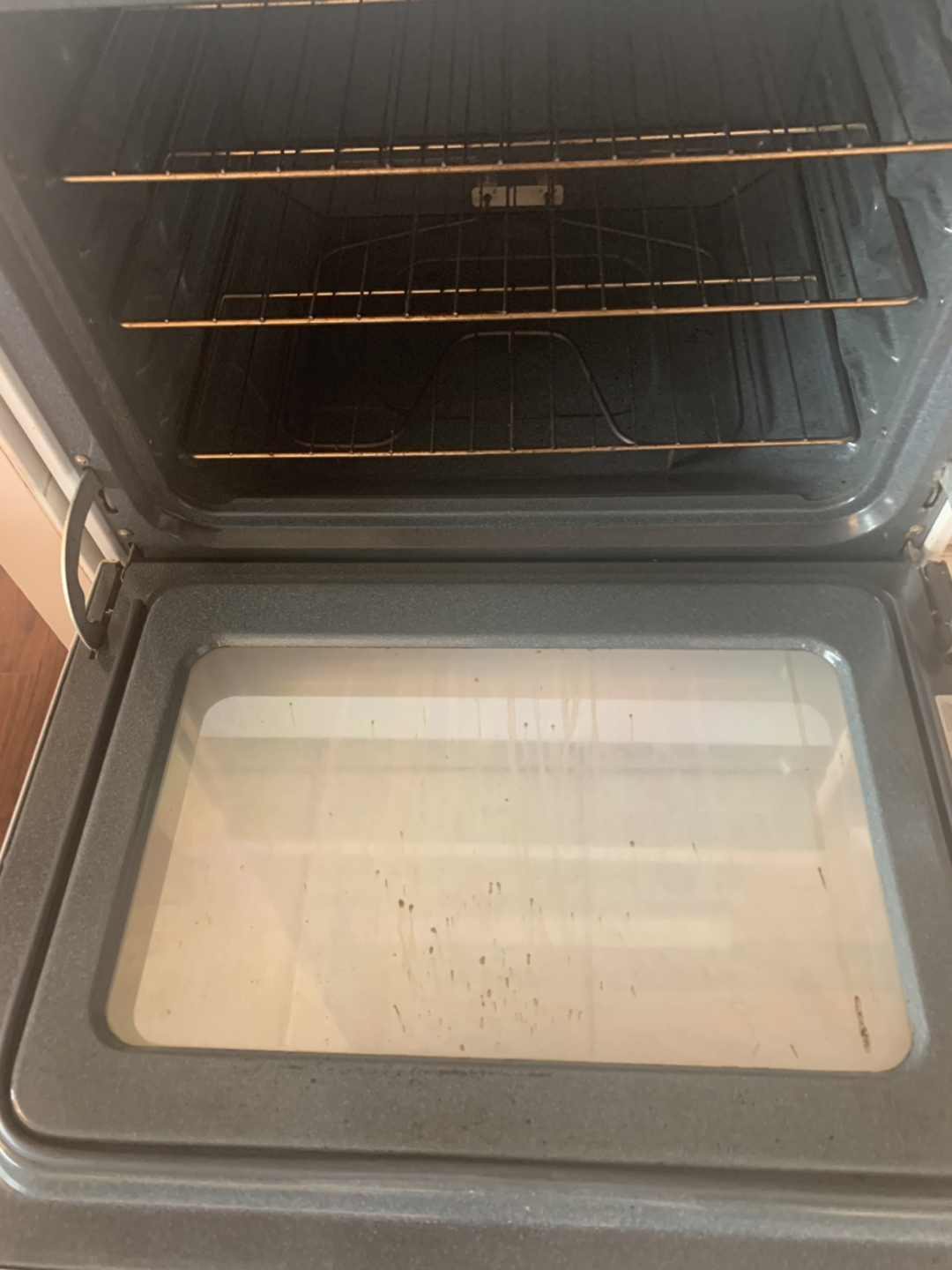 Refrigerator and stove for sale - photo 4