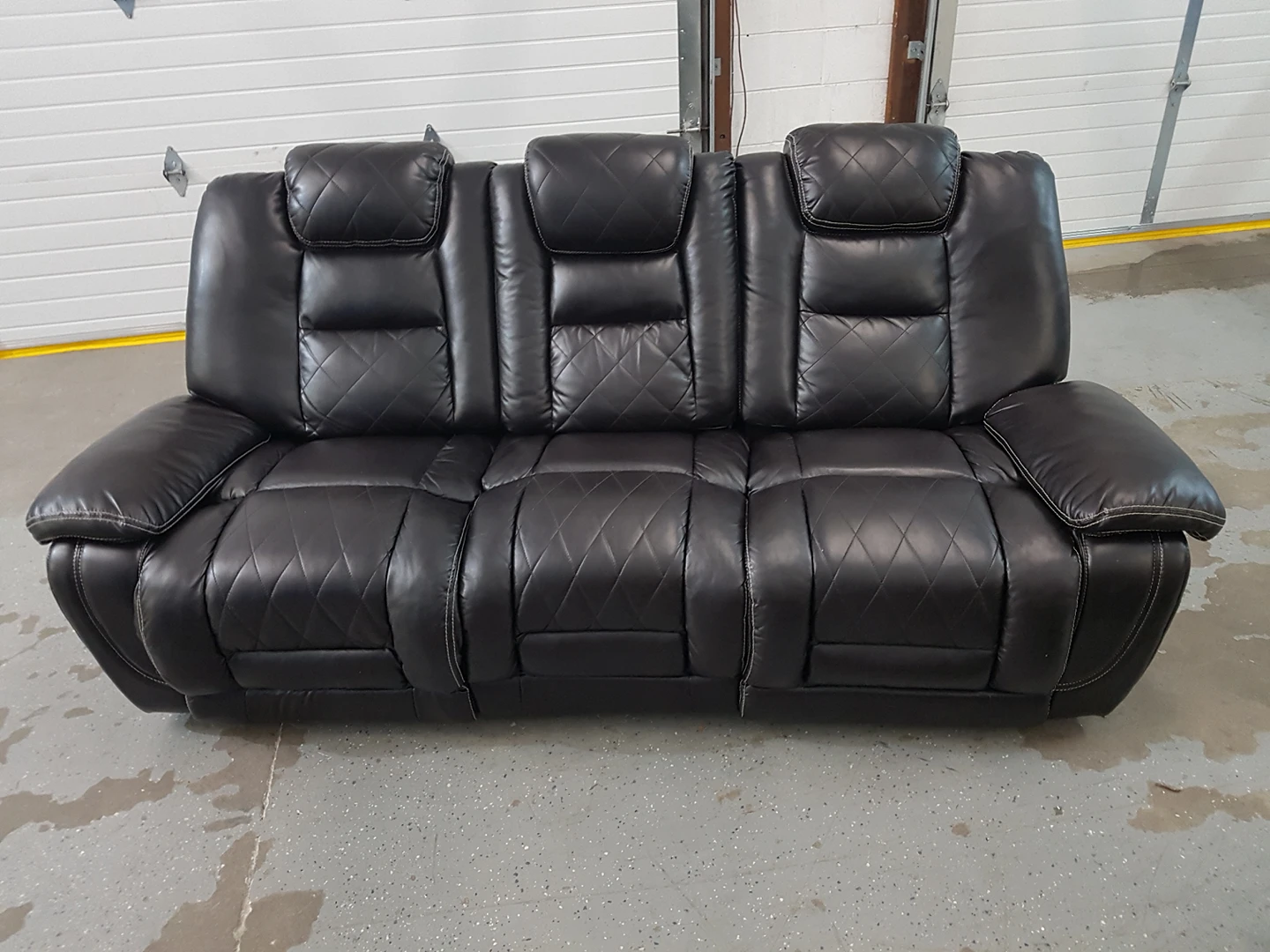 Free Delivery*🚚Black Faux Leather Recliner - photo 3