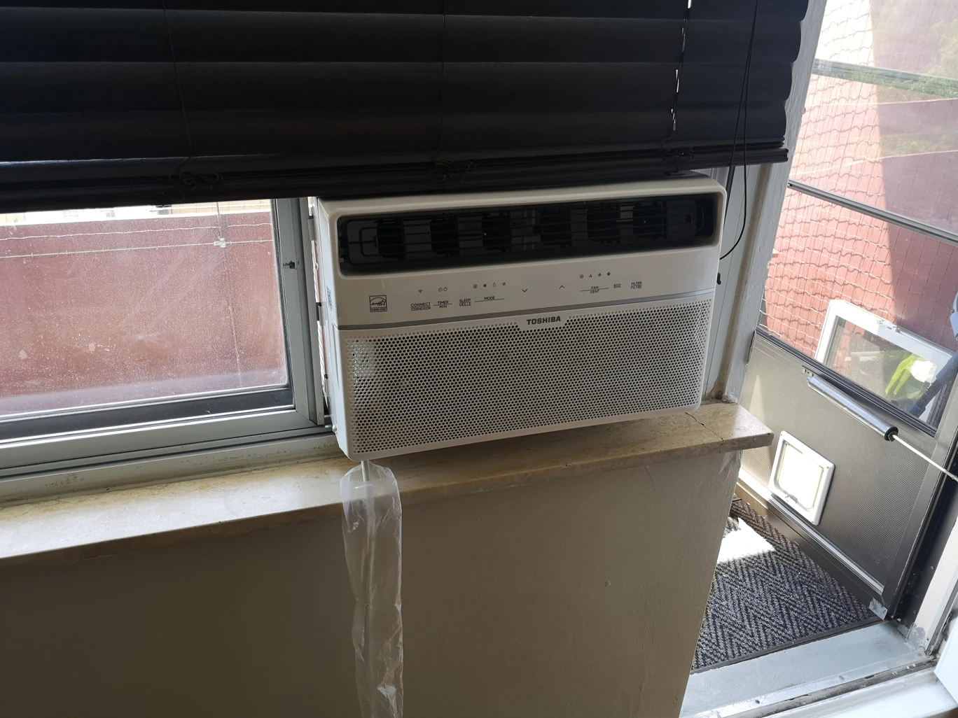 TOSHIBA AIR CONDITIONER