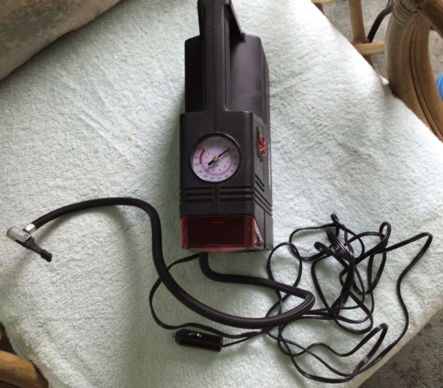 Portable 12V air compressor  - photo 3