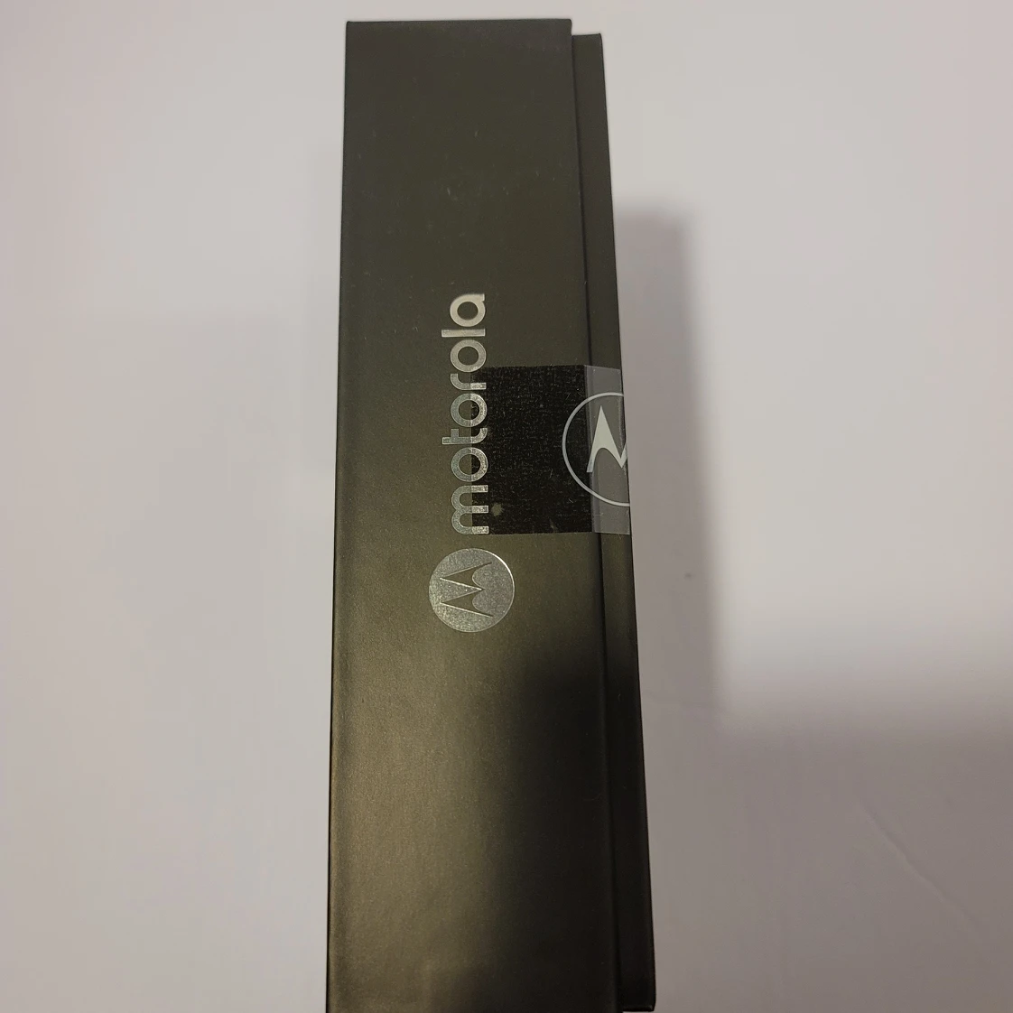 Brand New SEALED in Box Motorola Edge Plus 12gbrAM 256GB Storage - photo 3