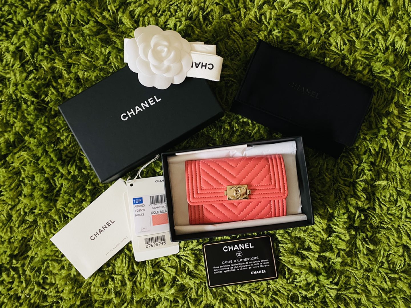 BOY CHANEL QUILTED CARD HOLDER 100% AUTHENTIC - PINK, GOLD thumbnail