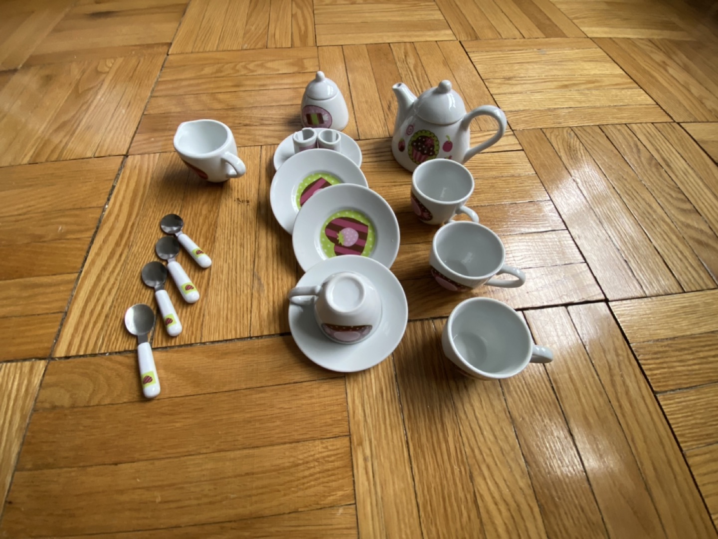 Tea set for kids thumbnail