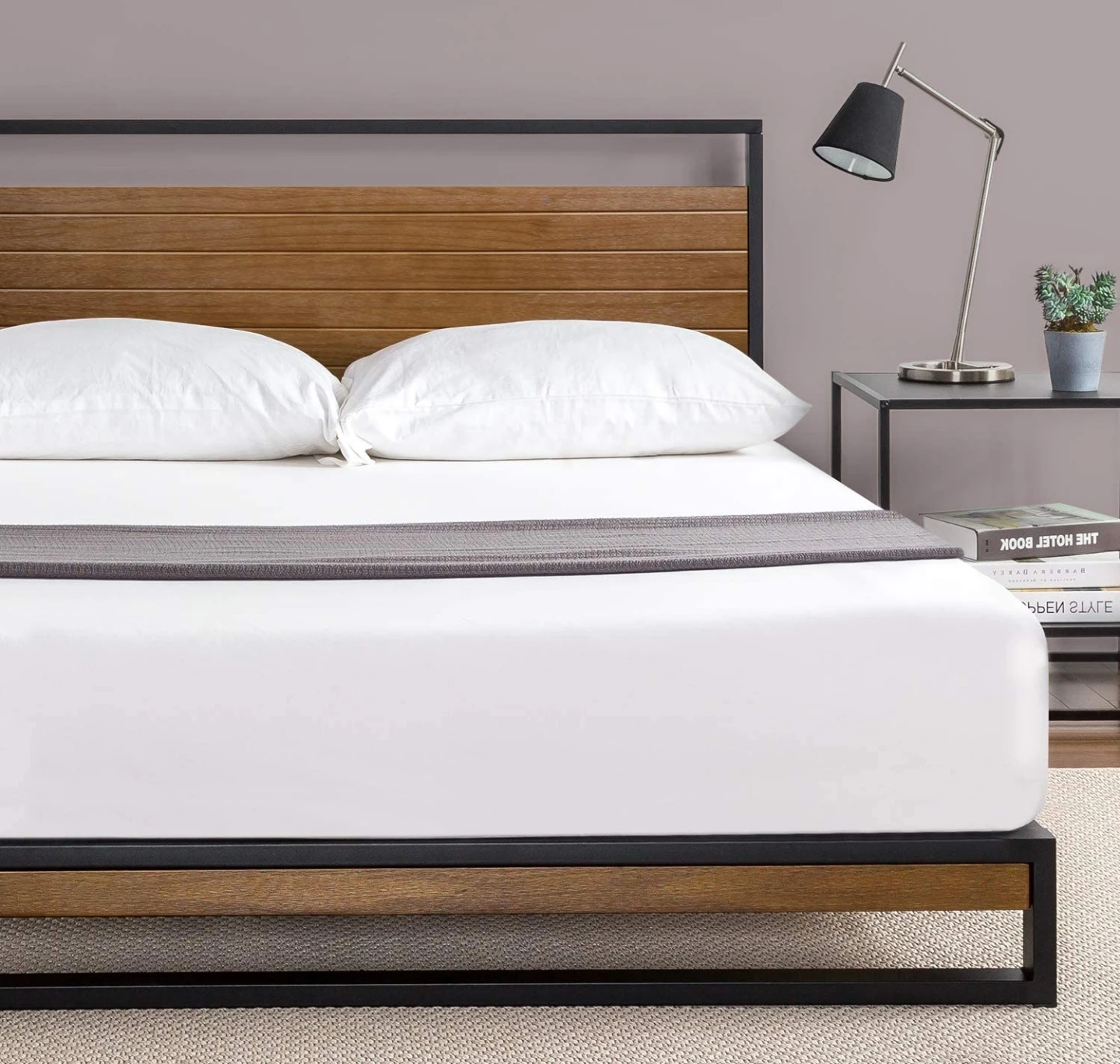 Zinus queen size bedframe