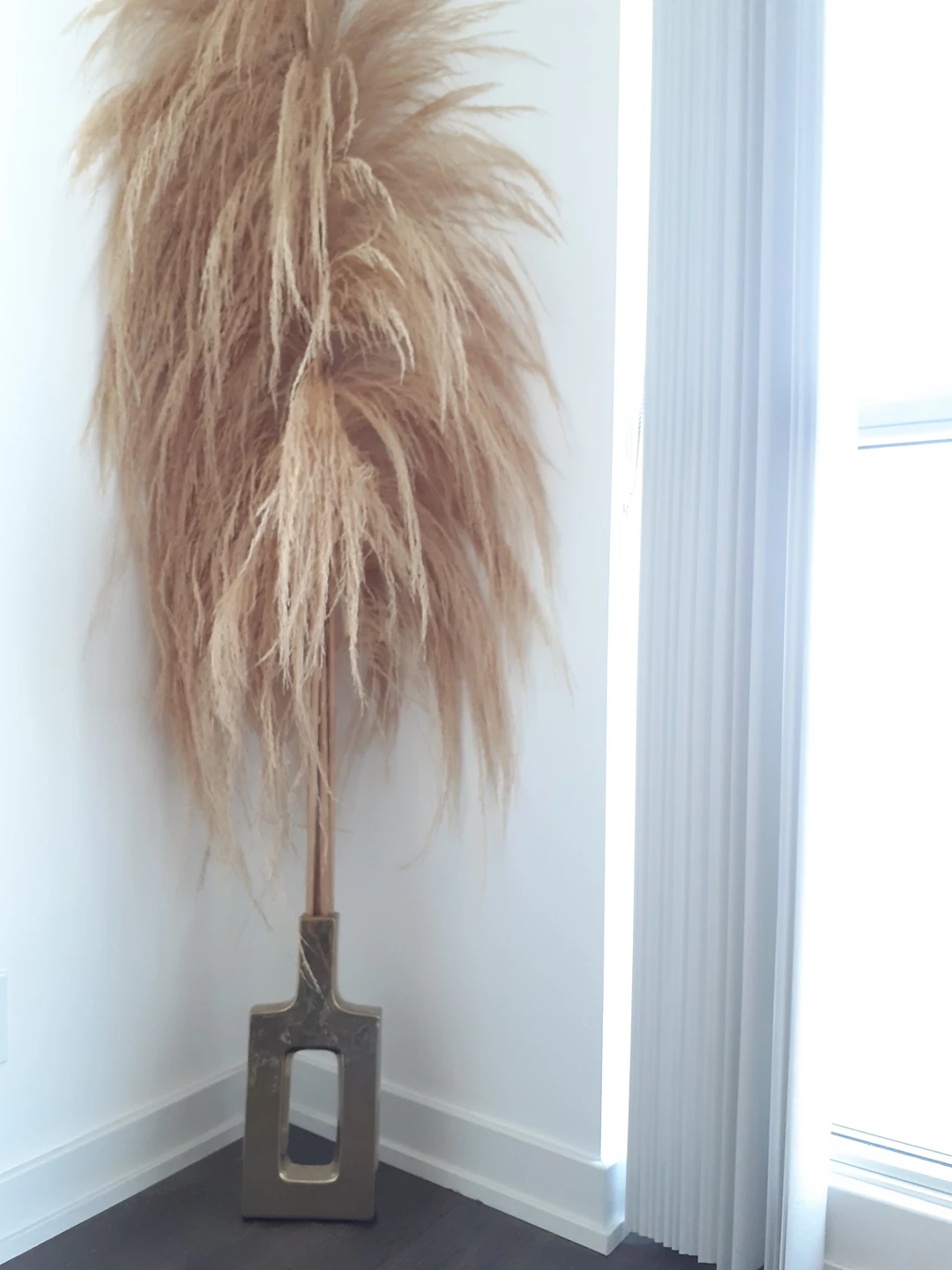 Decorative wheat branch with the vase thumbnail