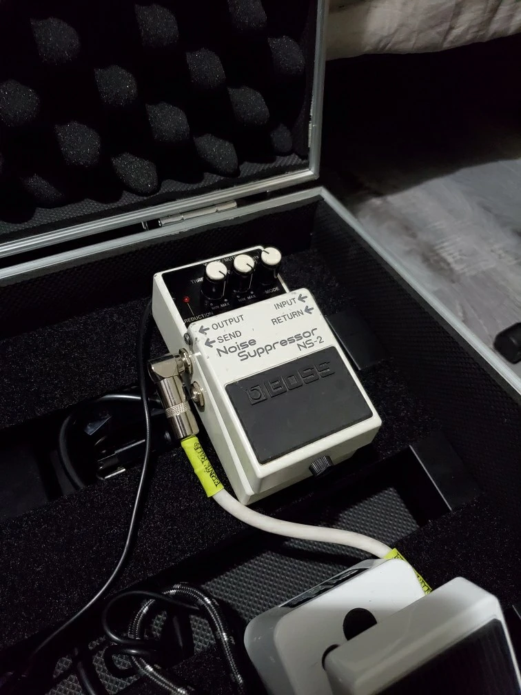 Boss Noise Supressor NS-2
Has fresh velcro applied.