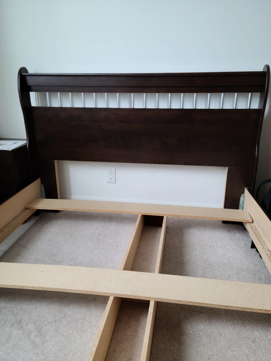 queen sized bedframe - photo 3
