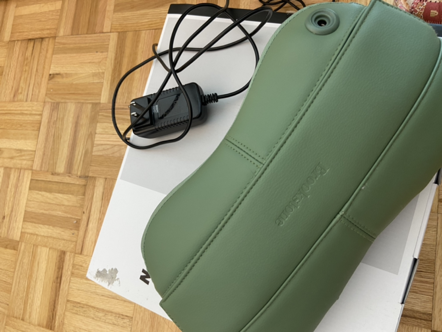 Brookstone back&neck massager - photo 2