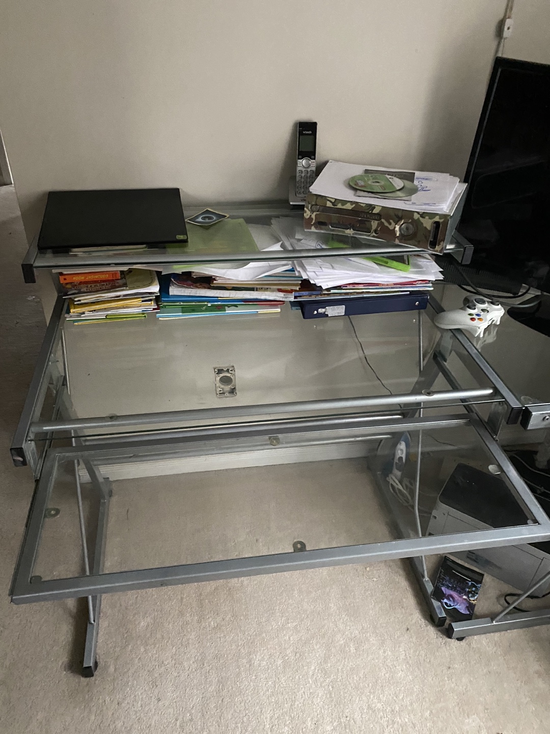 glass table - photo 2