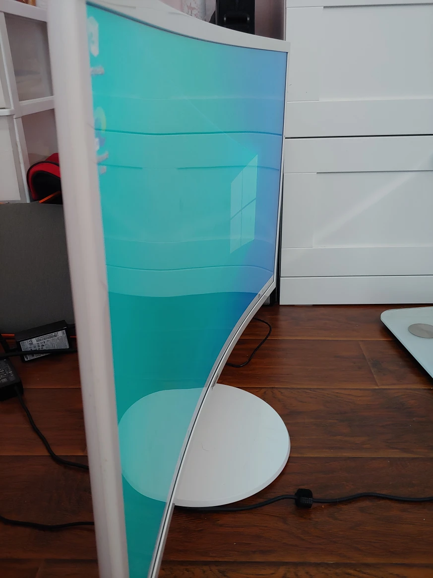 Samsung 32 inch Curved Monitor - photo 2