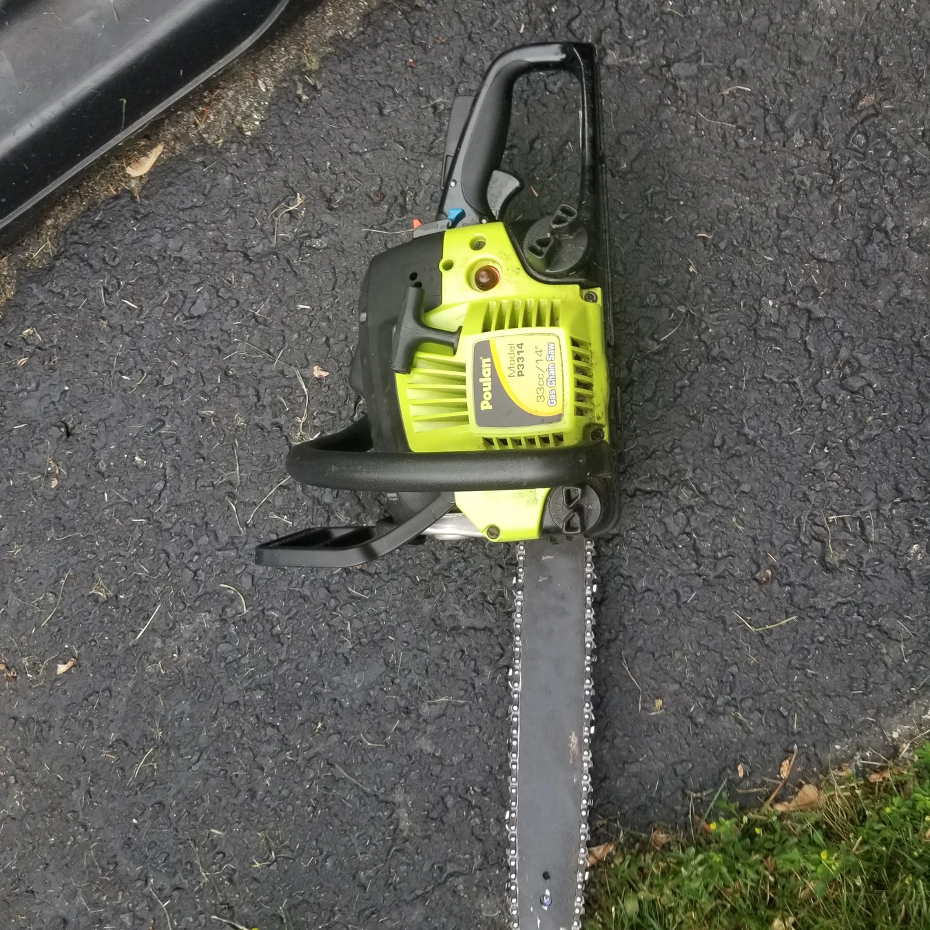 Poulan gas chain saw