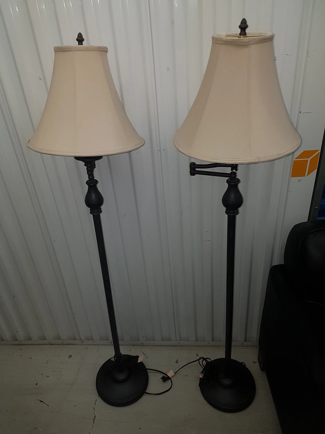 2 Floor Lamps with Shade