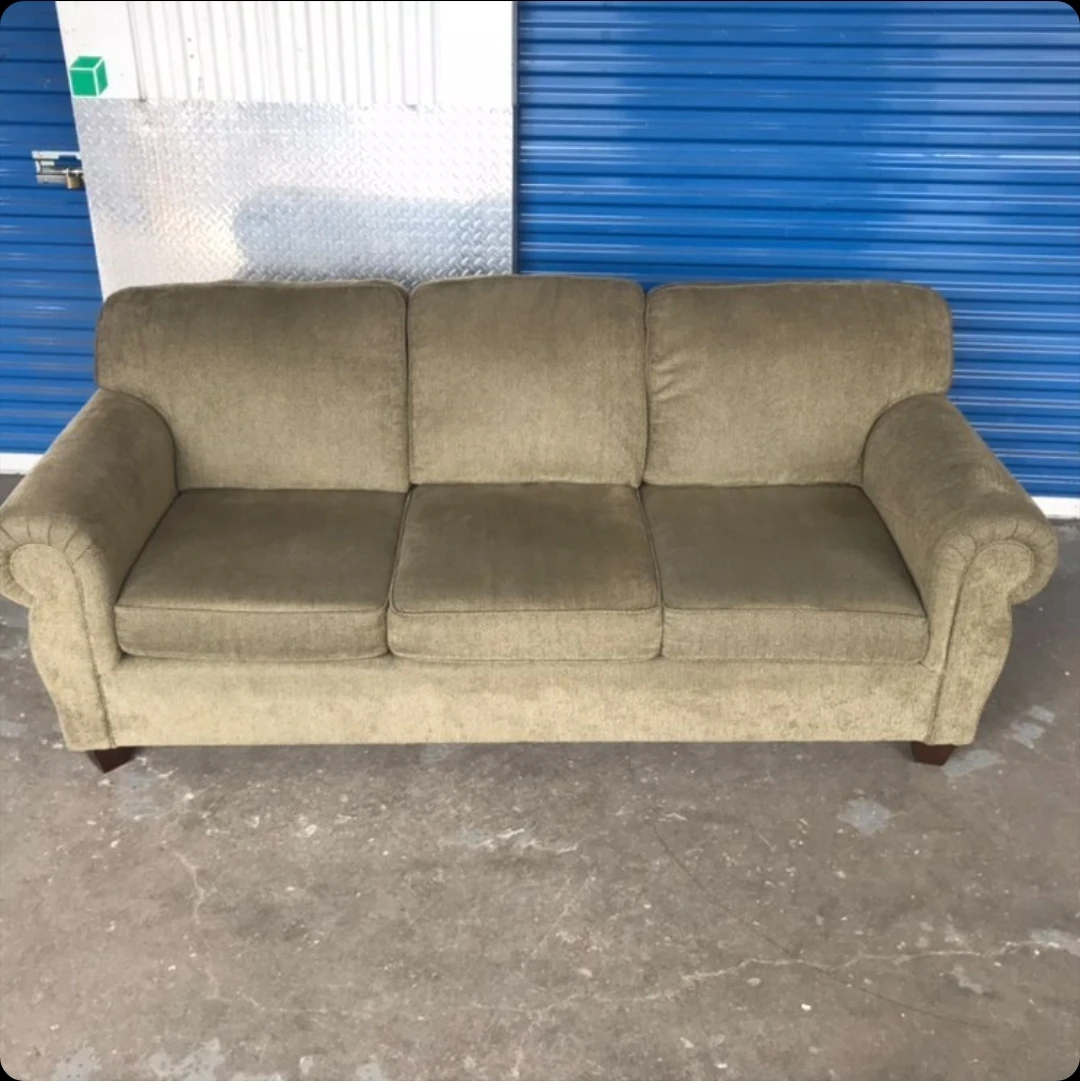 Free Delivery*🚚Excellent Condition Green Sofa