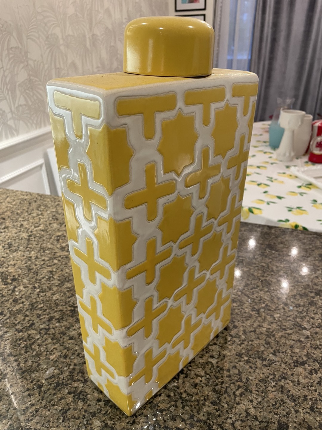 Square tall vase  thumbnail