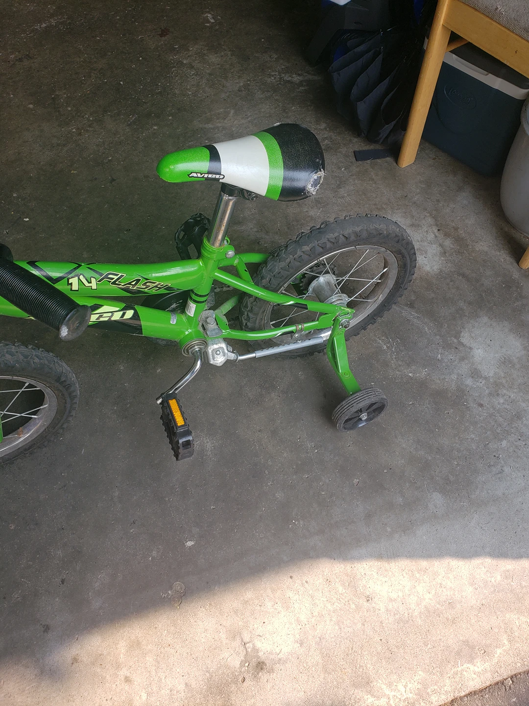 Kids bike 14 inch tires with training wheels thumbnail