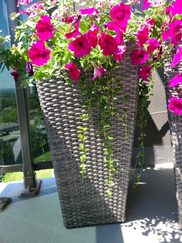 28-inch Tall Grey Thin Square Planter - photo 2