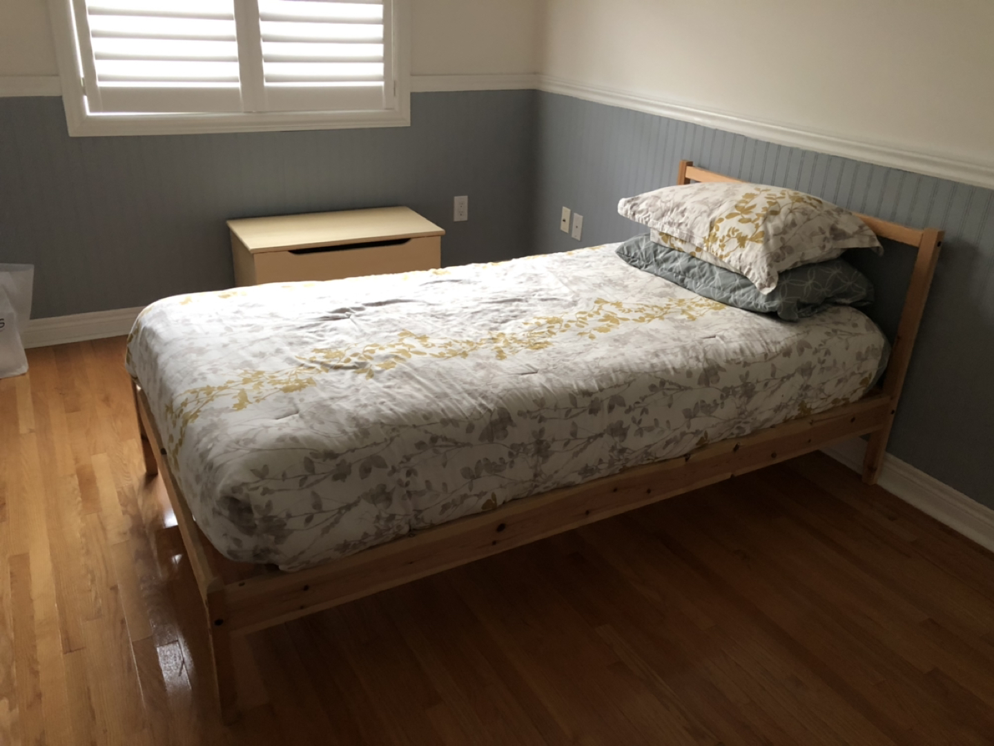 Single Bed mattress plus treasure chest  - photo 4