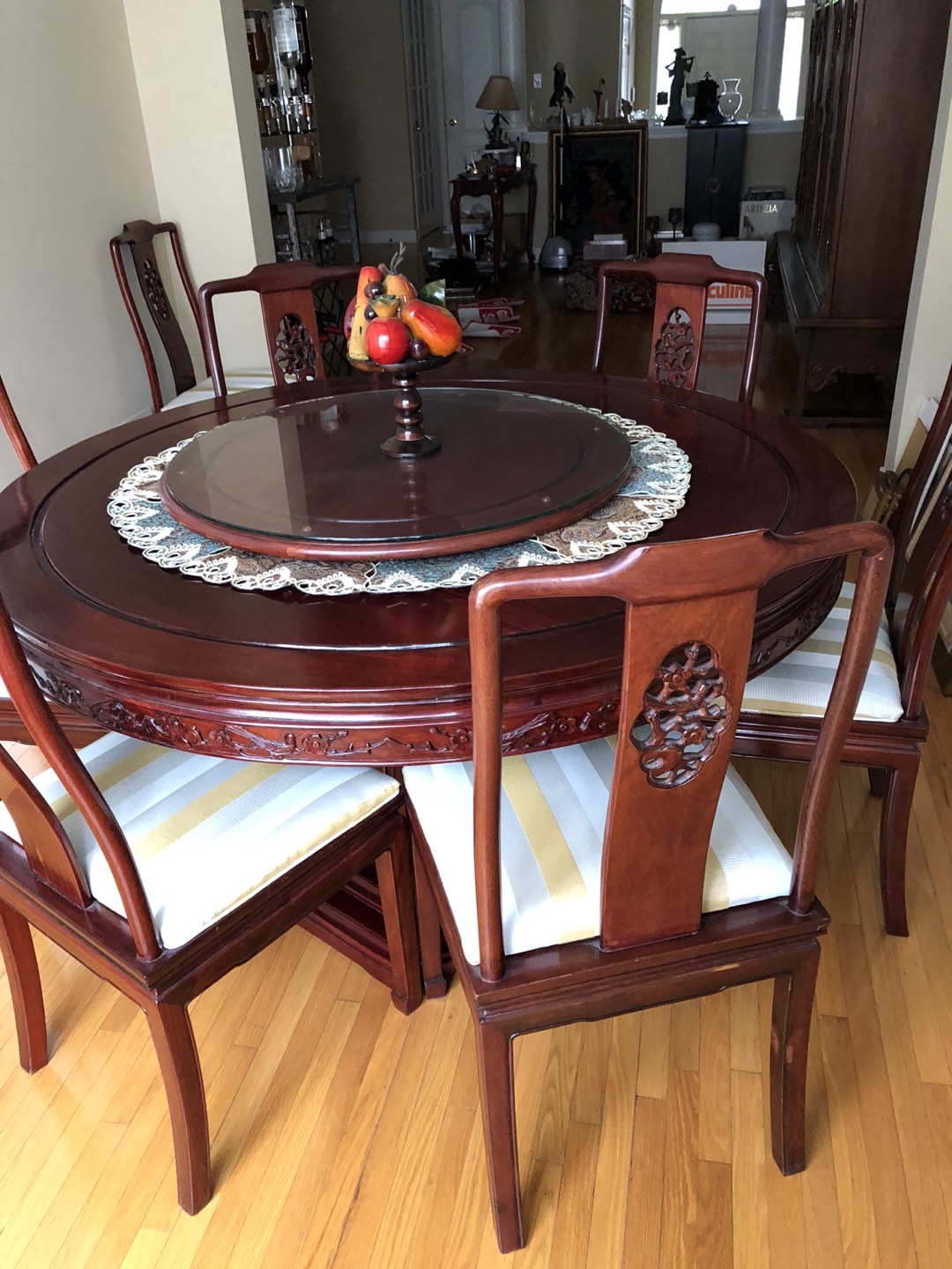 Dining room table  - photo 2